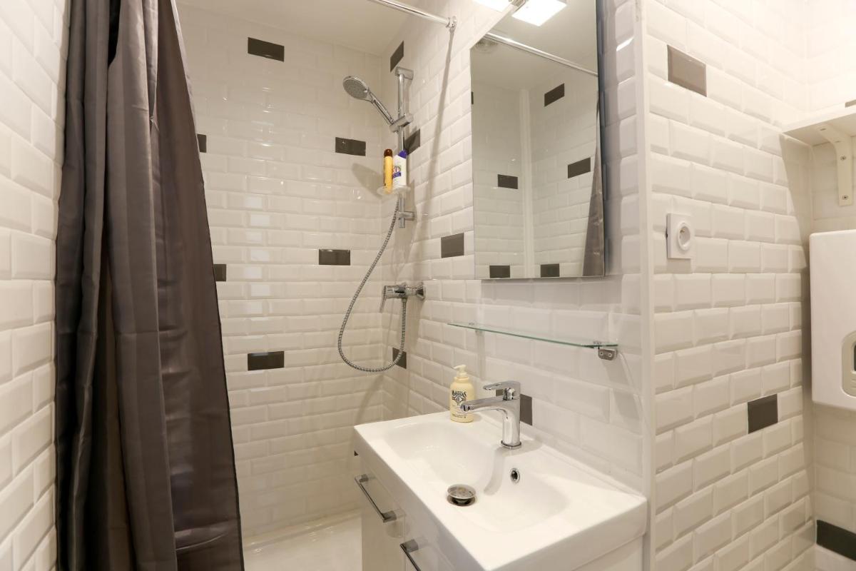 Renovated Studio for 2 - Housity