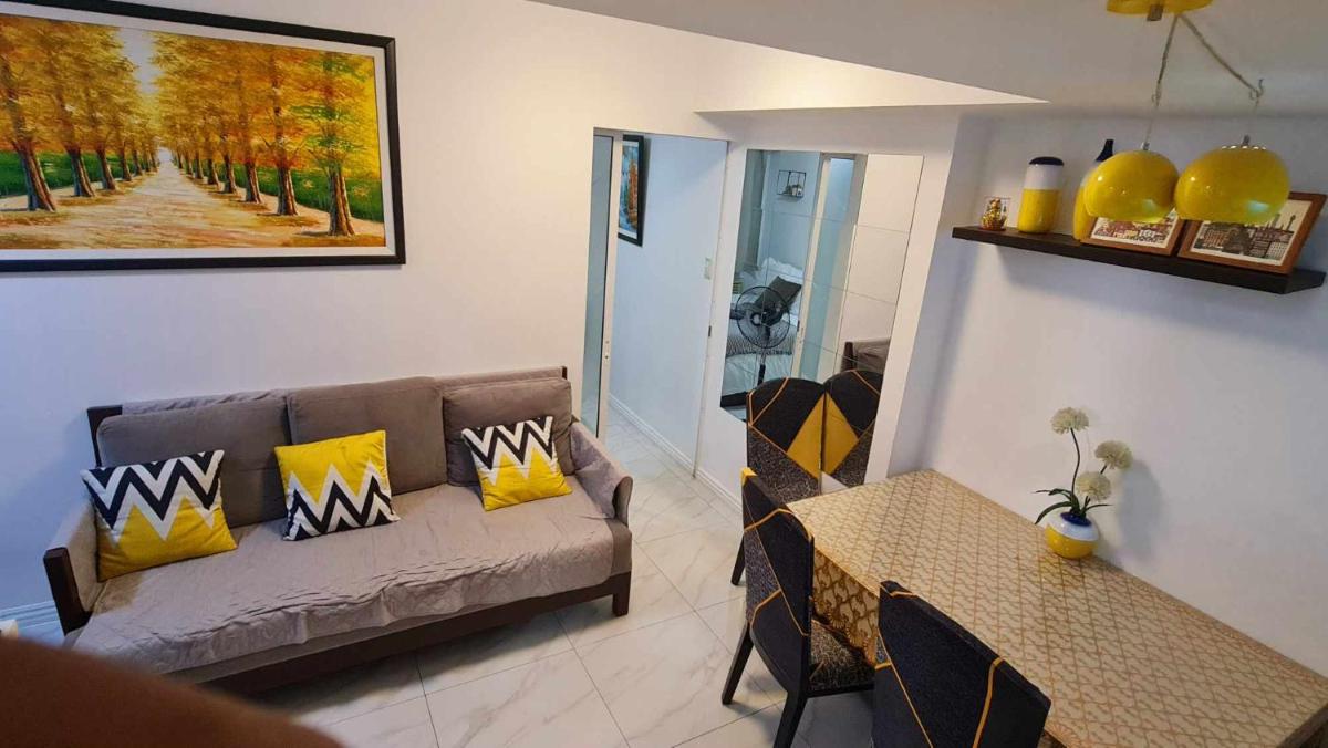 Azure Urban Resort by 4j's - Housity