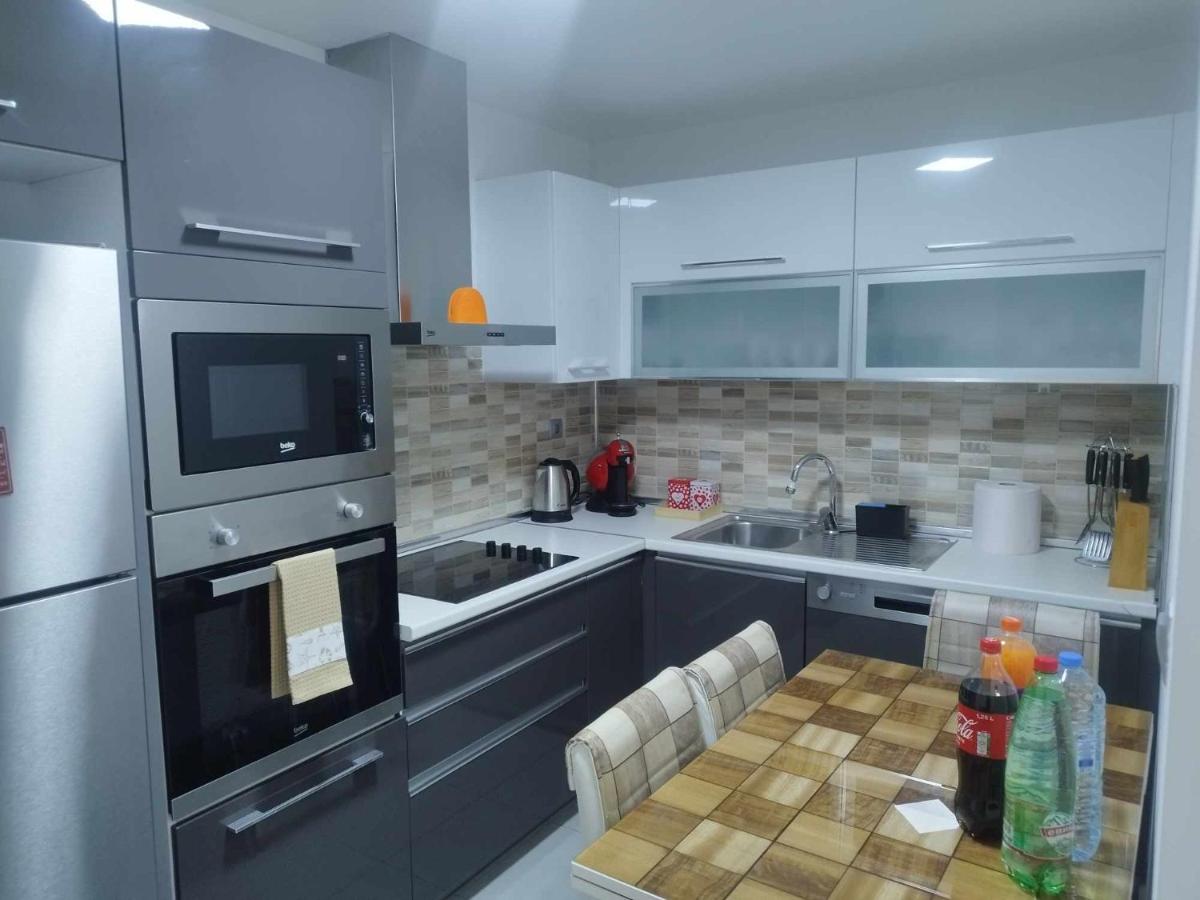 Suitetrails - Skopje Sky City 25th & 33th Floor Apartments with Pool & Spa & Fitness & Parking Including in Price