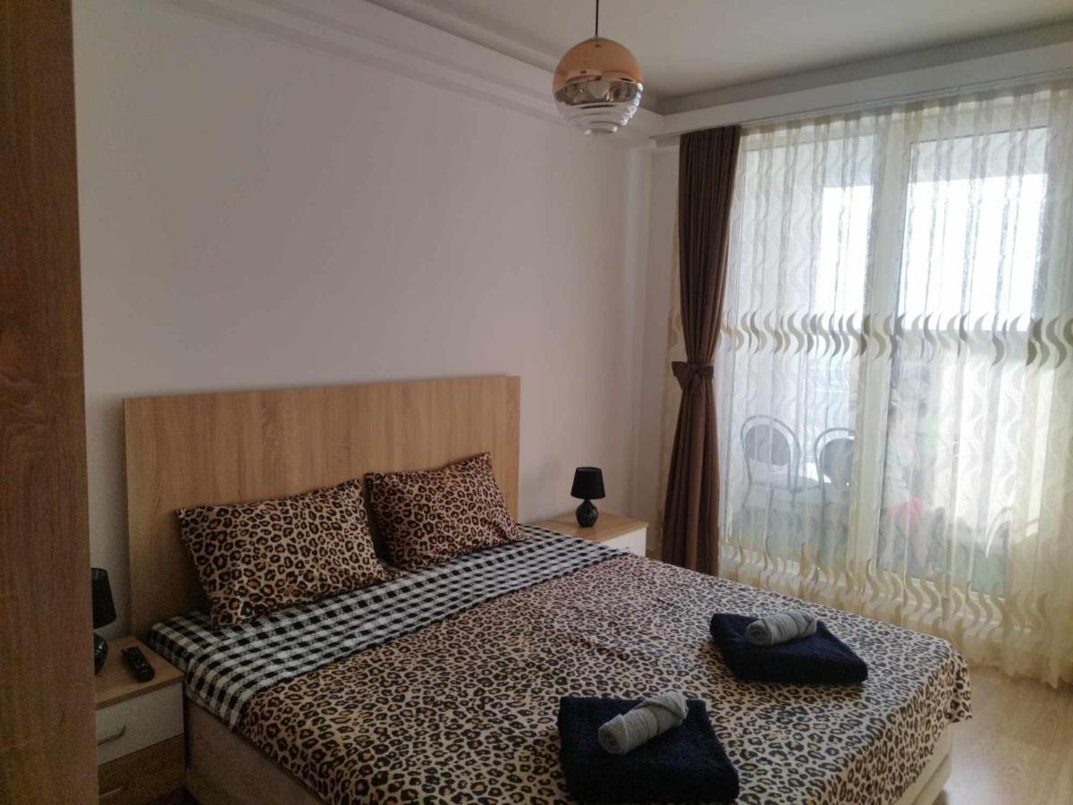 Skopje Sky City 25th & 33th Floor Apartments with Pool & Spa & Fitness & Parking Including in Price - Housity