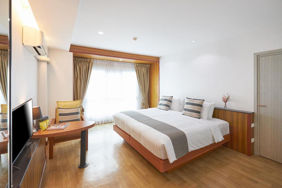 NJOY Prestige Grand Hotel Don Mueang - Housity