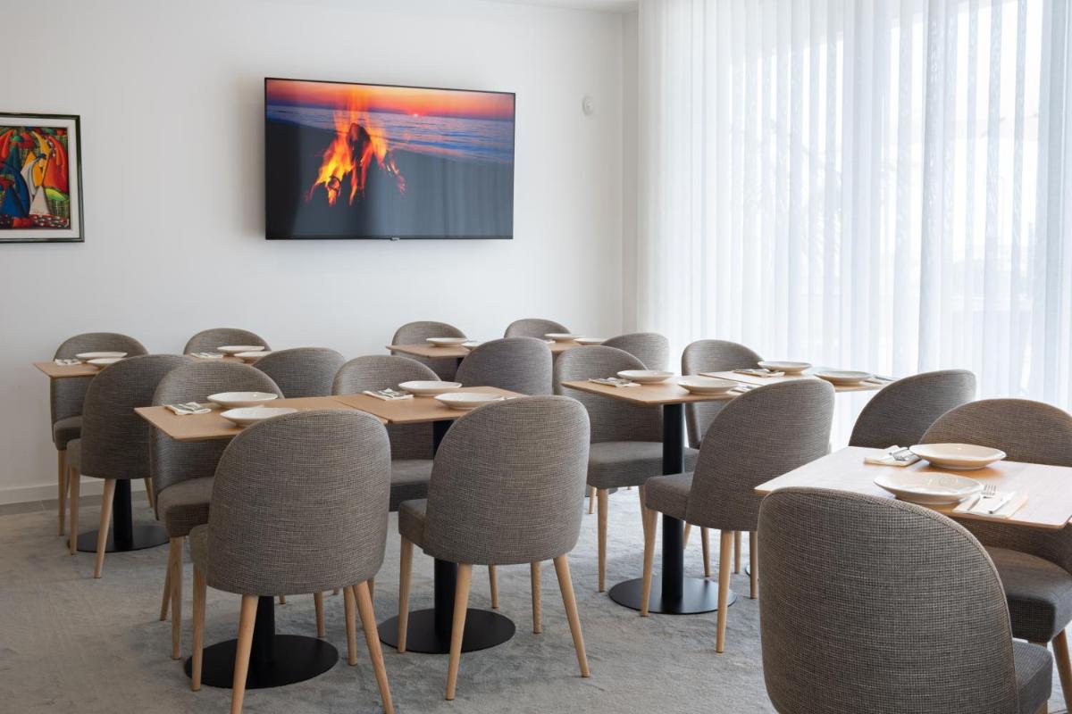 Um restaurante ou outro lugar para comer em Alto do Forte