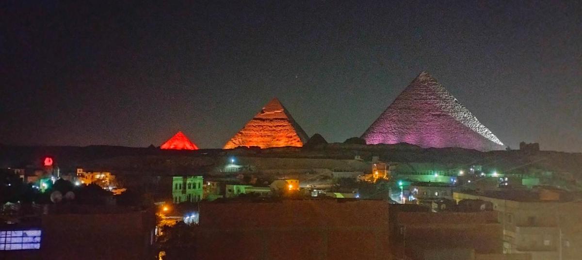 Zeina pyramids view - Housity