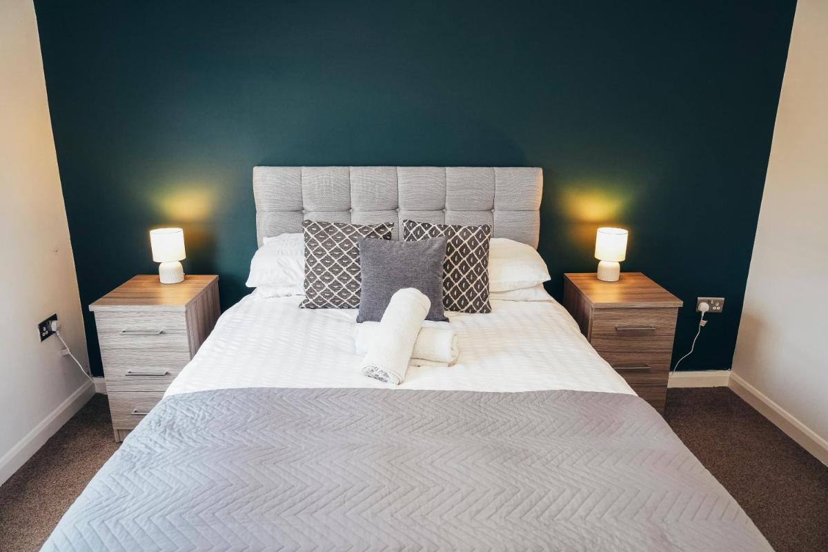 EMA Airport, Donington Park Circuit, East Mids Gateway, Major Business Hubs 5 mins, Self Check-In, Smart TV, Wifi, Free Parking - Housity