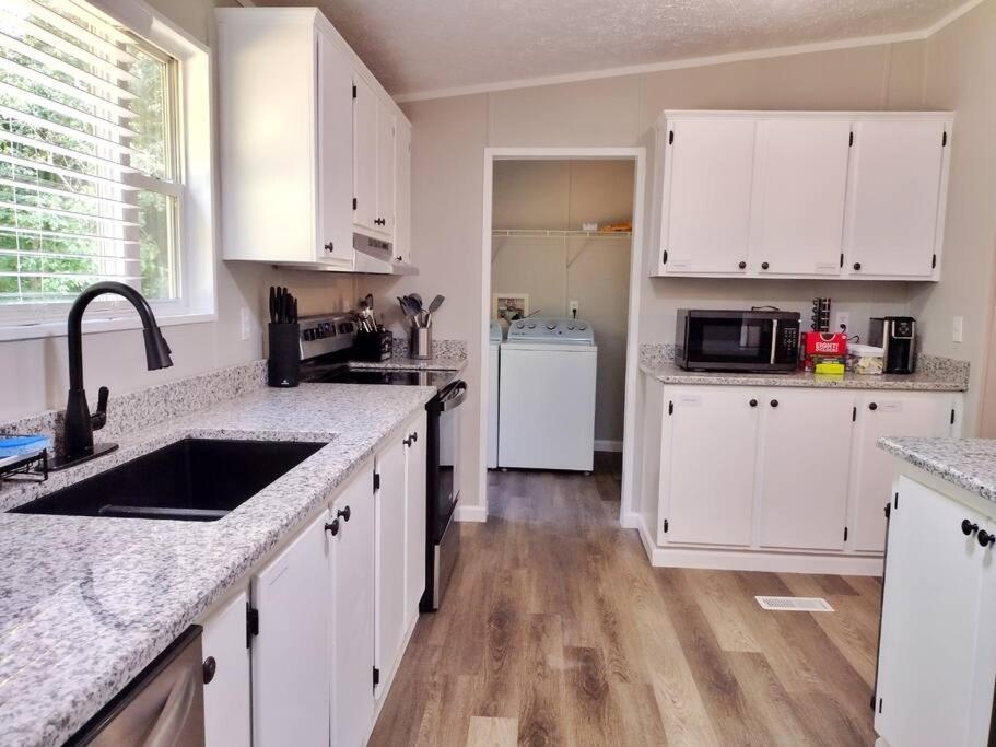 Backwoods Milton House 3BR&2bath - Housity