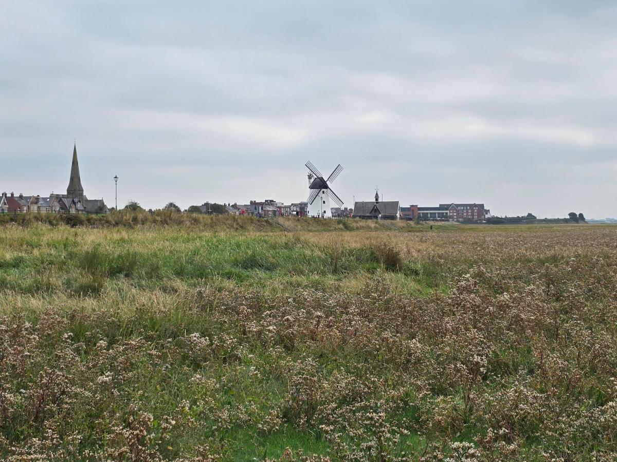 Windmill House LYTHAM - Housity