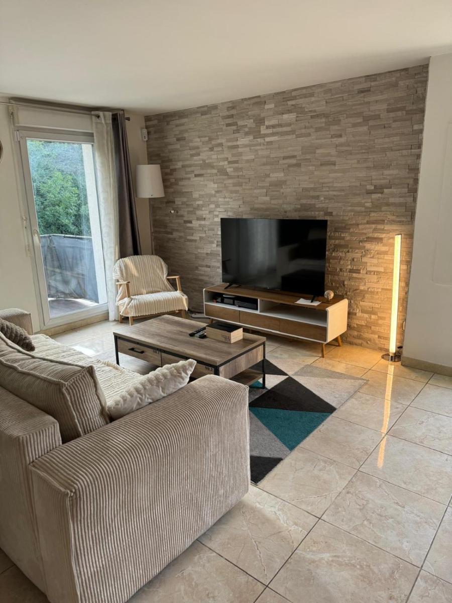 Appartement duplex T3 avec box - Paris - La Défense - Airport CDG - Parc des expositions - Stade de France - Disney - Astérix - Val D Europe - Housity