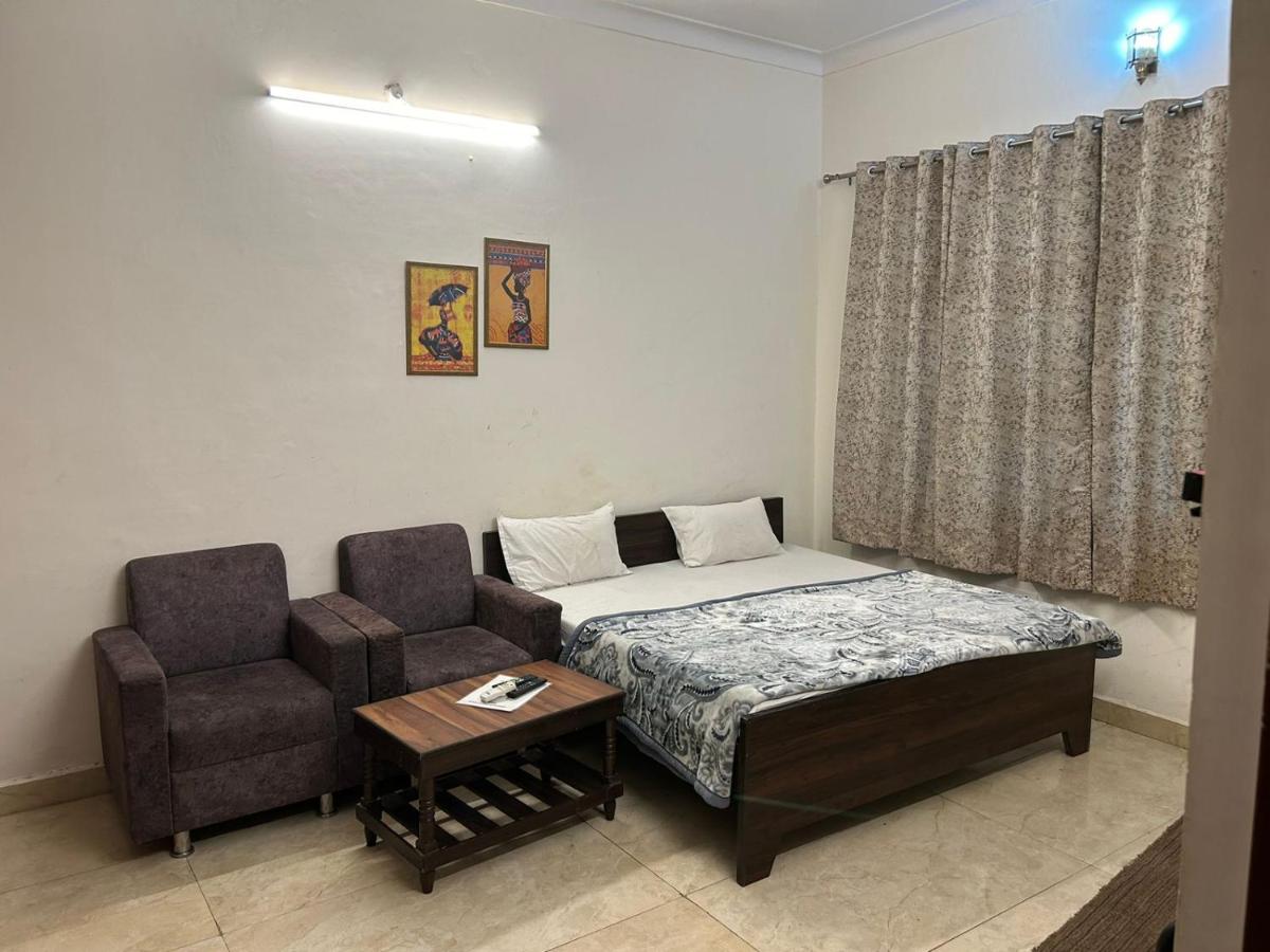 KRISHNAM GUEST HOUSE - Housity