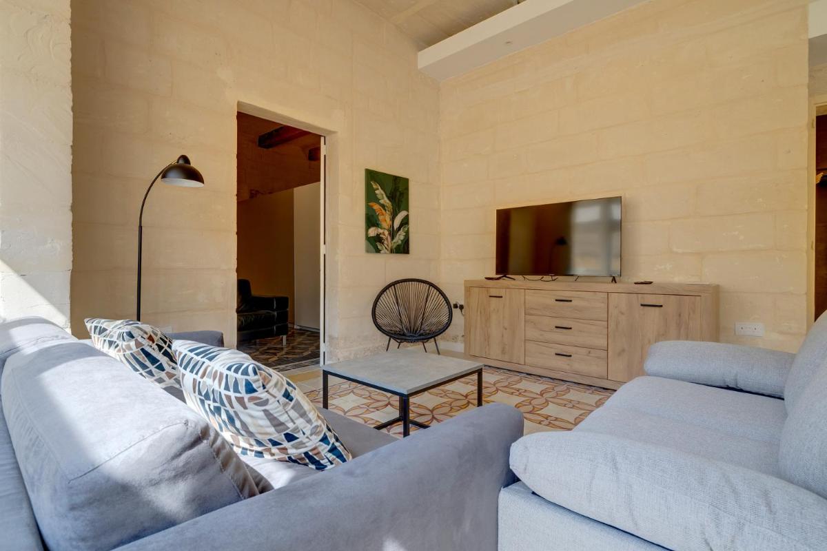 Exclusive Valletta Apartment with Historic Charm - Housity