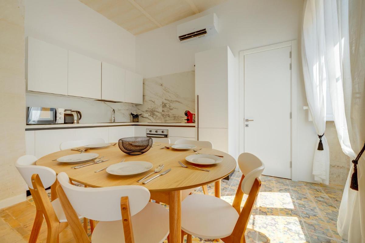 Exclusive Valletta Apartment with Historic Charm - Housity