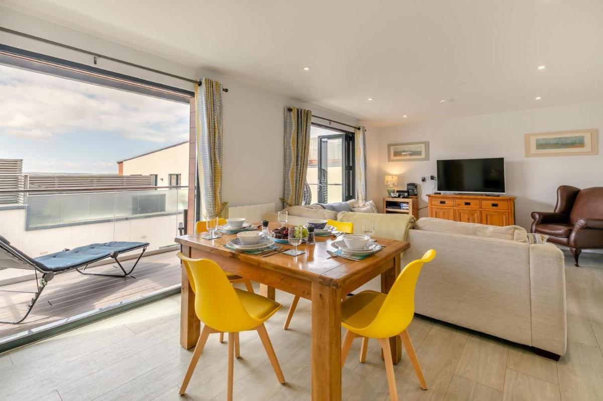 7 Middlecombe - Luxury Apartment at Byron Woolacombe, only 4 minute walk to Woolacombe Beach! - Housity