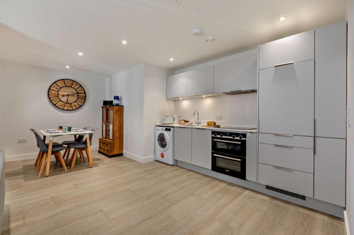 6 Middlecombe - Luxury Apartment at Byron Woolacombe, only 4 minute walk to Woolacombe Beach! - Housity