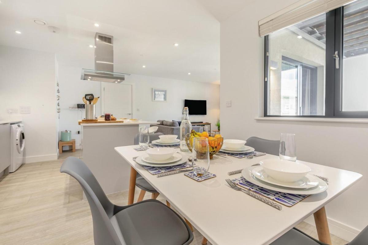 6 Putsborough - Luxury Apartment at Byron Woolacombe, only 4 minute walk to Woolacombe Beach! - Housity