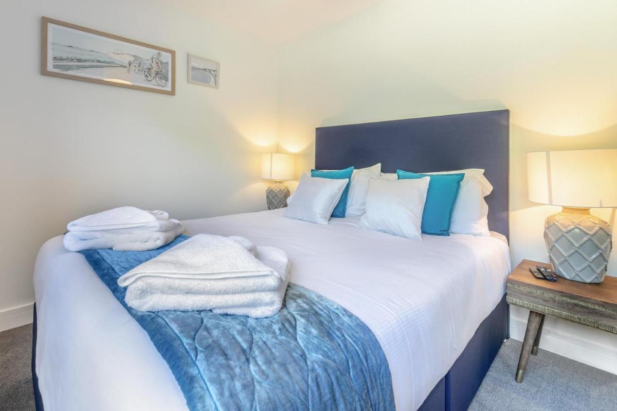 6 Putsborough - Luxury Apartment at Byron Woolacombe, only 4 minute walk to Woolacombe Beach! - Housity