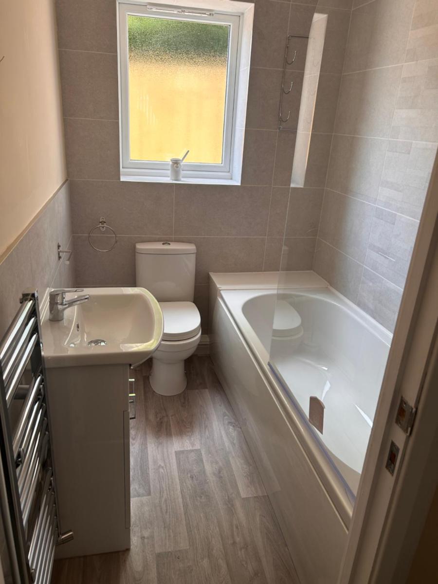 Easy Living Stays Burton on Trent - Housity