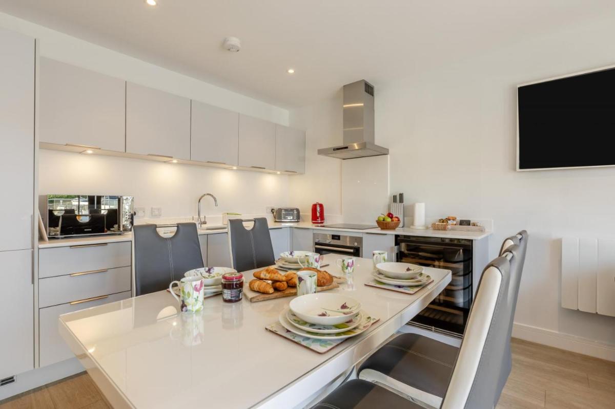 20 Woolacombe East - Luxury Apartment at Byron Woolacombe, only 4 minute walk to Woolacombe Beach! - Housity