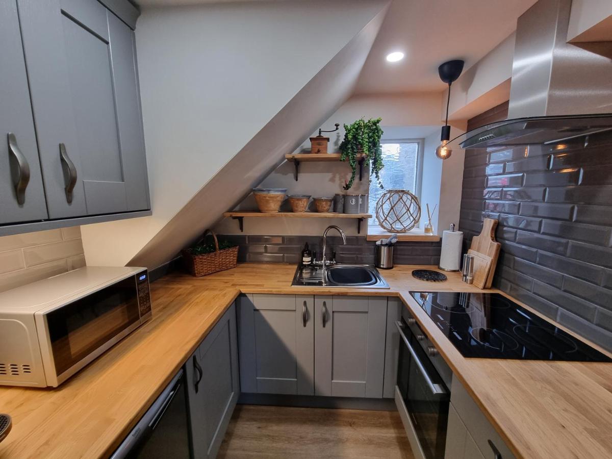 Rose Cottage Oulton Leeds - Housity