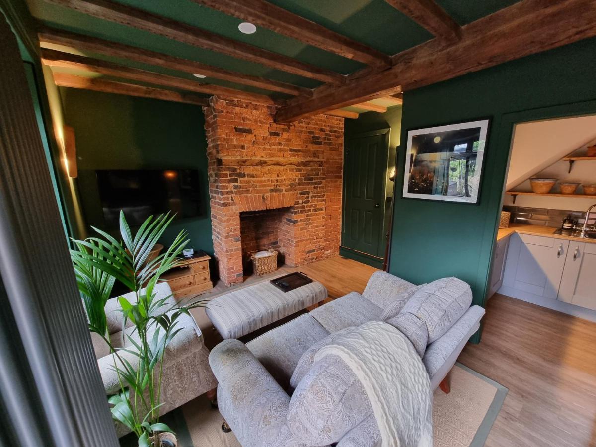 Rose Cottage Oulton Leeds - Housity