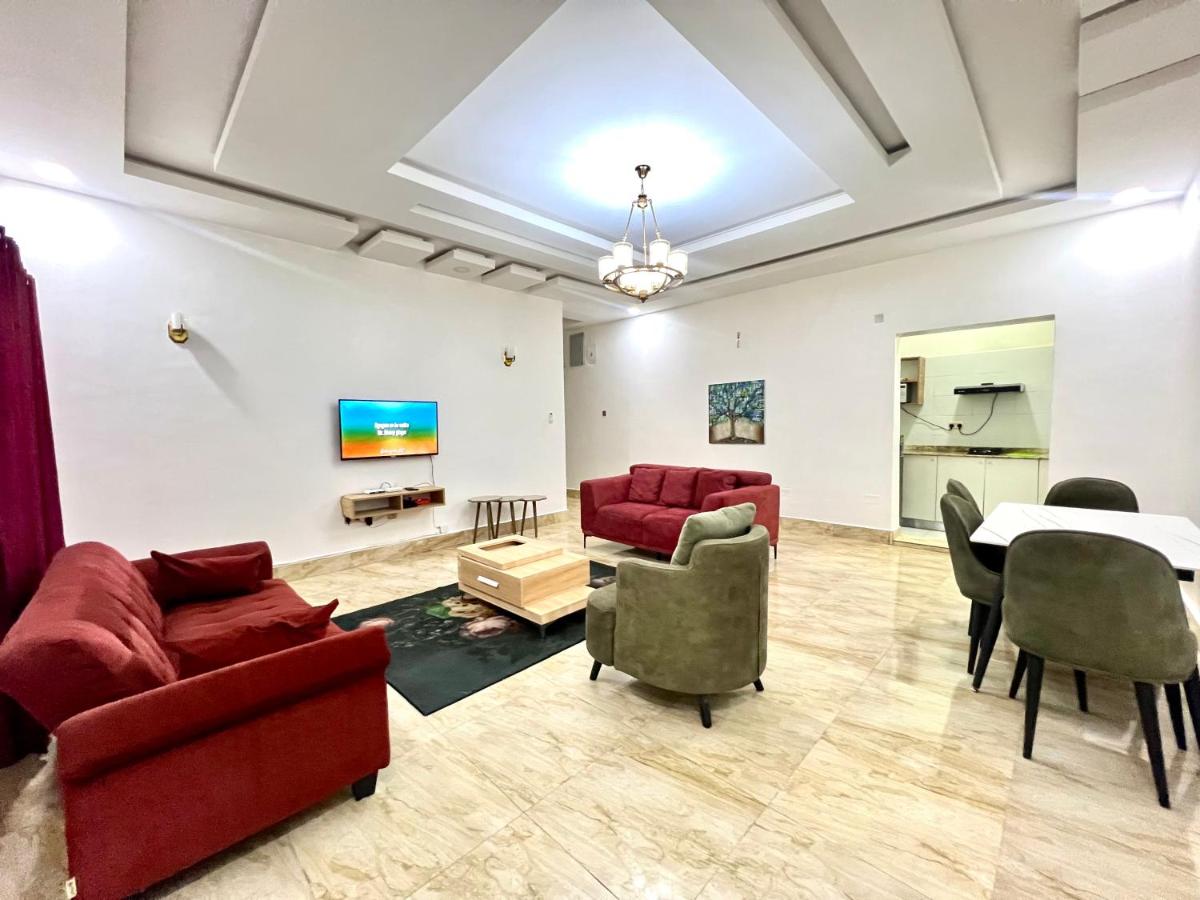 Suitetrails - 24Hrs LIGHT & FREE WIFI, put FURNISHED APARTMENTS on Google & TALK TO US -BQ 20K, 1BEDRM FLAT 30k, 40k, 50k, 60k, PENTHOUSE 50k, 2BEDRM FLATS 60k,90k, 3BEDRM FLAT 70k,90k Per nit