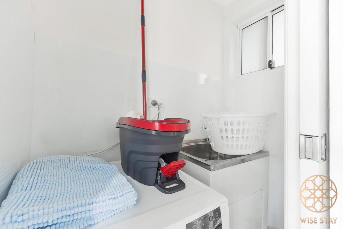 Hurstville 2Br Granny flat near Shopping & Train - Housity