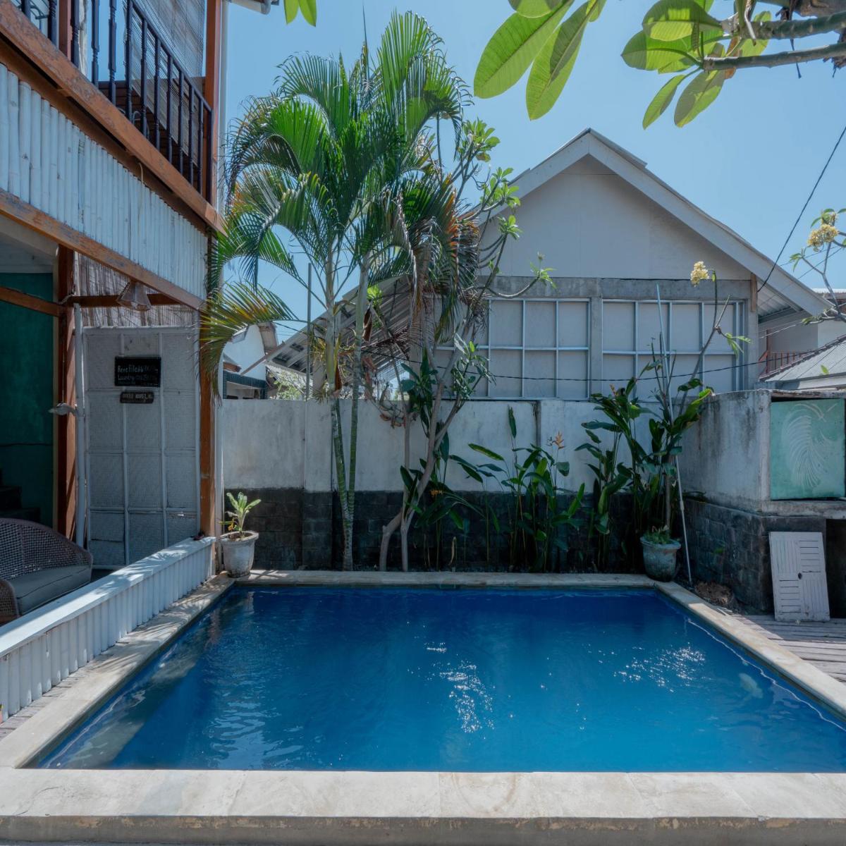 Gili White Bamboo Resort - Housity