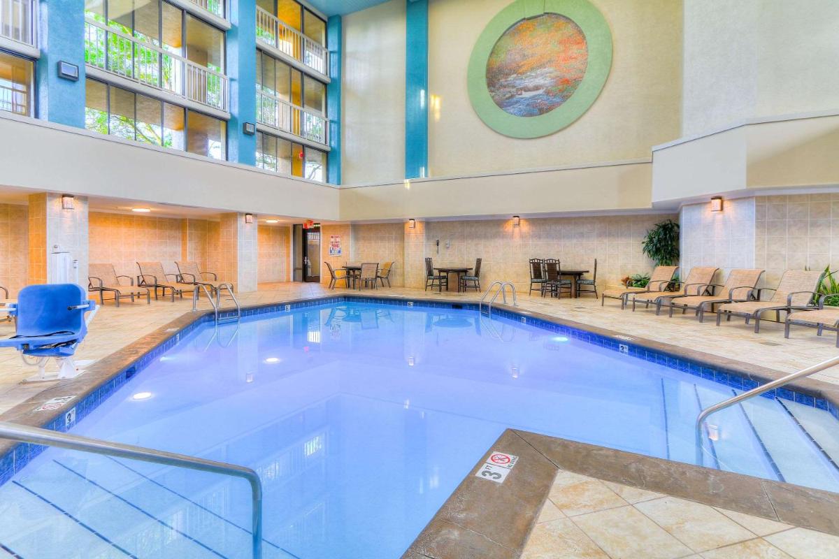 Quality Inn Near the Island Pigeon Forge - Housity
