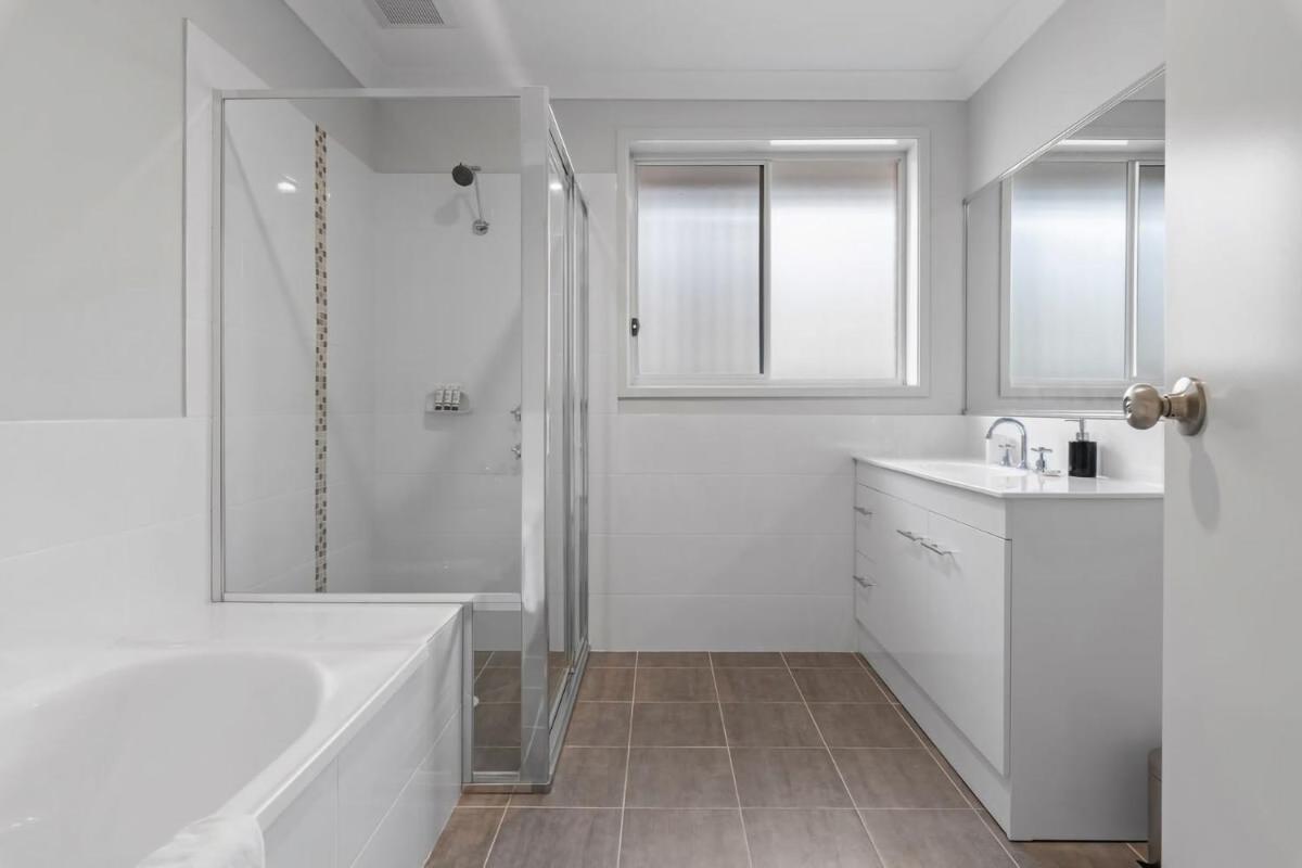 Hunter Explorer, GAMES ROOM & SPA - Housity