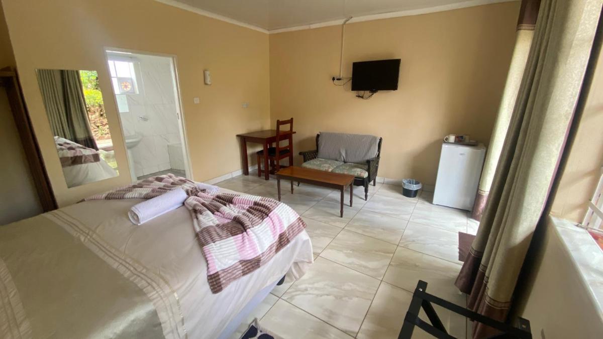 Lynns Guest House - Housity