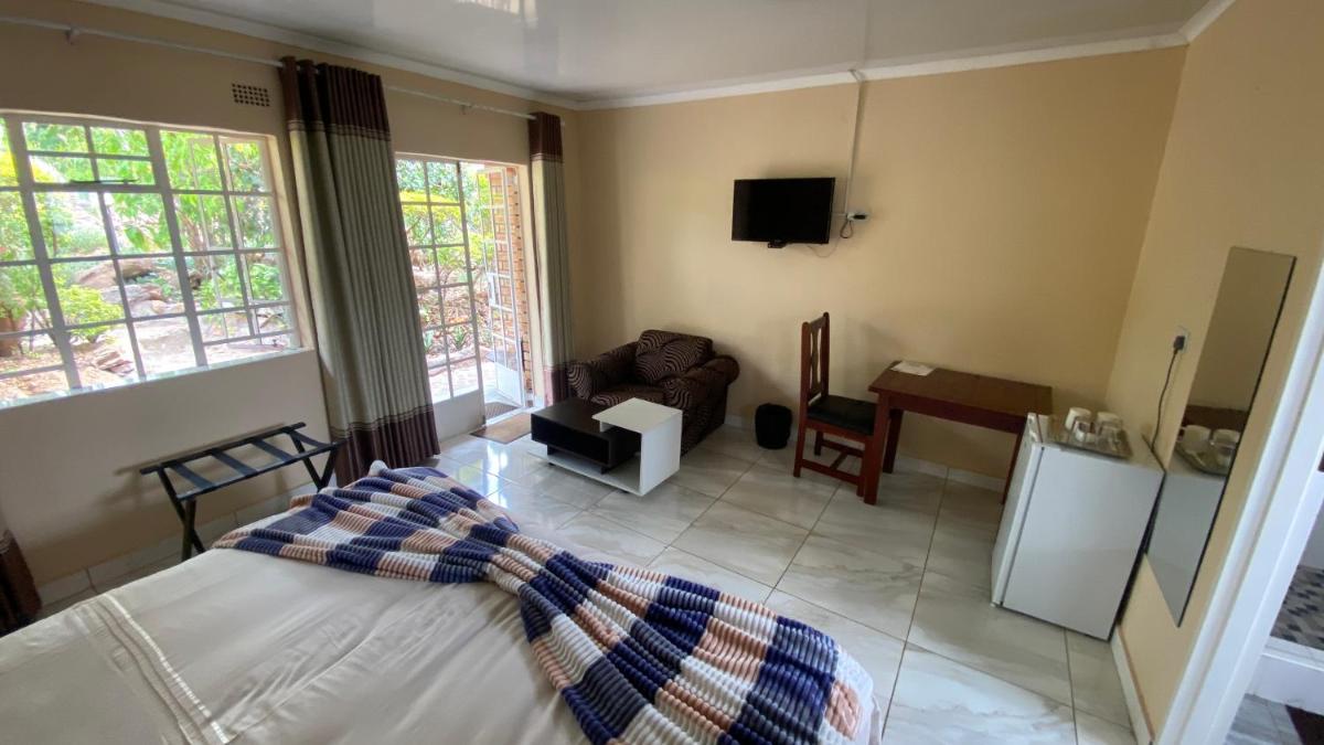 Lynns Guest House - Housity
