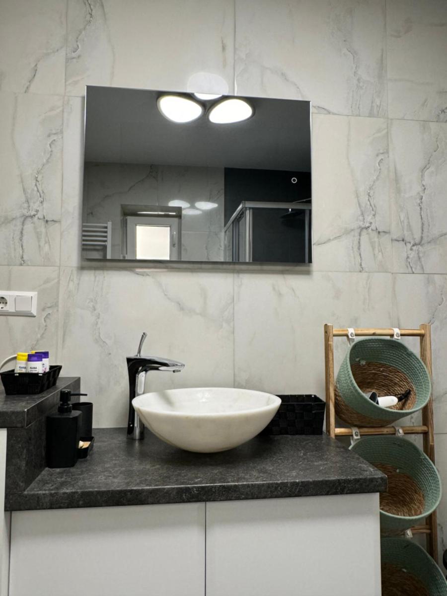 Modern Central Apartament - Housity