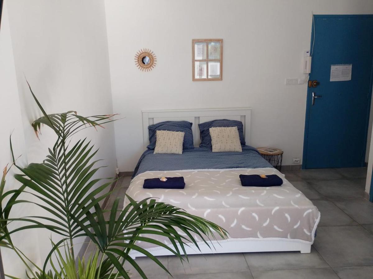 Cannes Pointe Croisette studio plage 2 min à Pieds - Housity