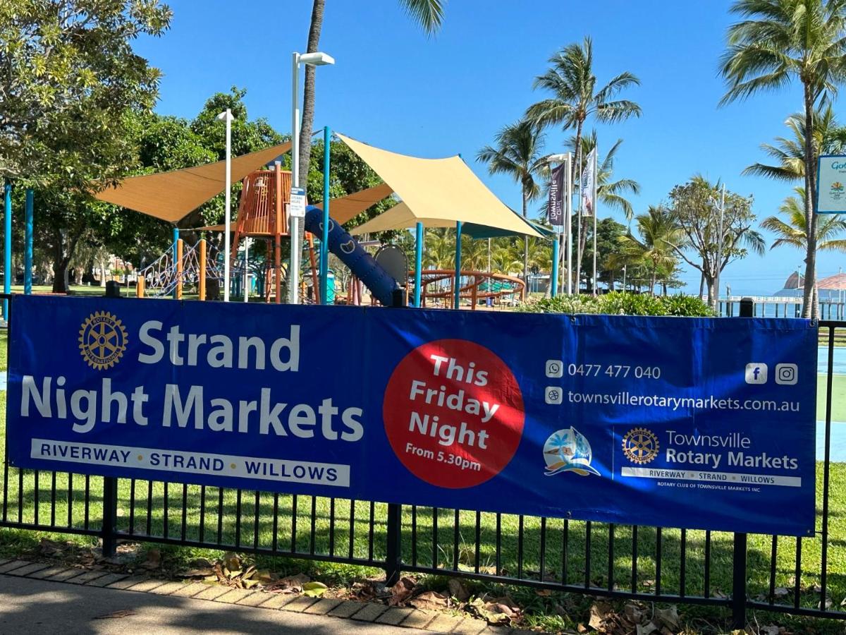 Lighthouse Apartments on The Strand - 3bedroom - Housity