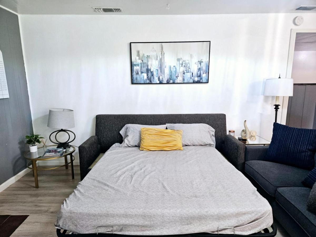 Charming Clara - Housity