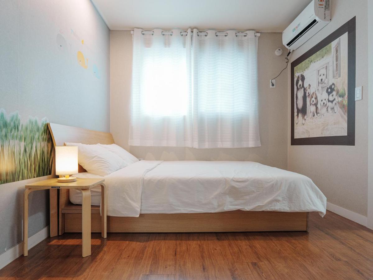 Rain Boots Guest House - Housity