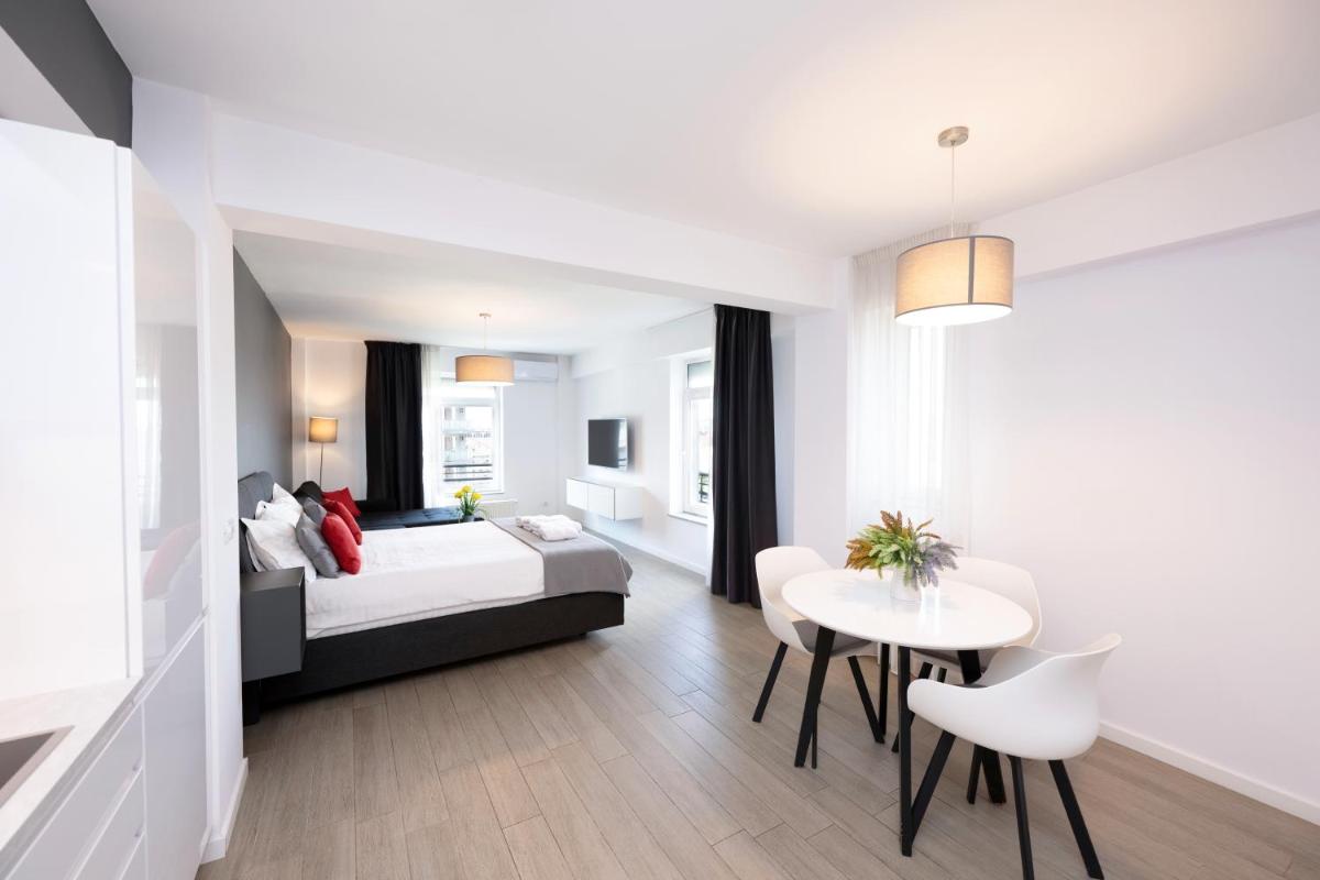 Lounge 8 Studios - Housity