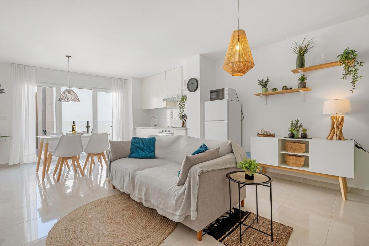 Casa Amorosa Apartment with Pool - Close to Beach, City Centre and Bus Station - Housity