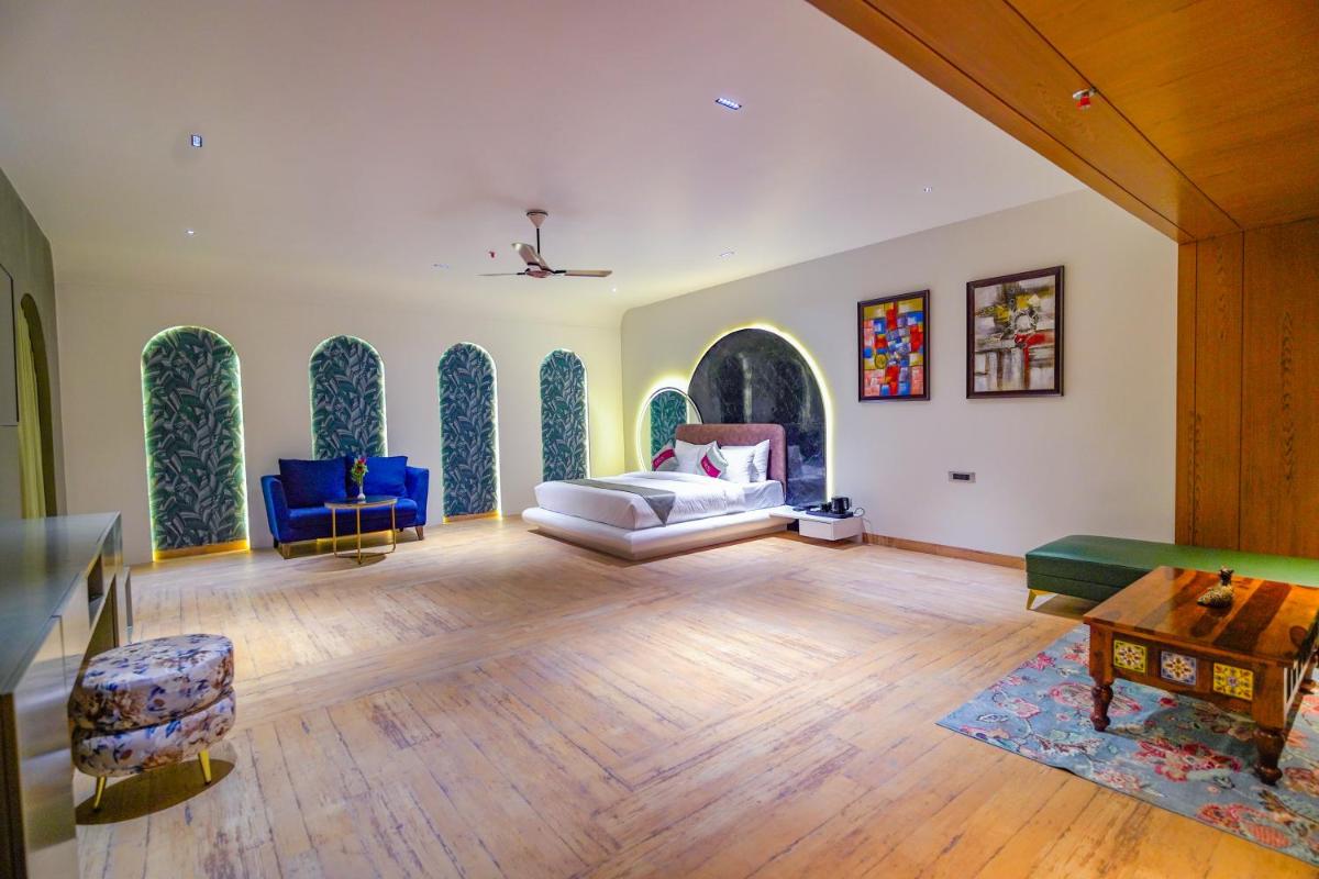 Hotel Red Stone - Housity