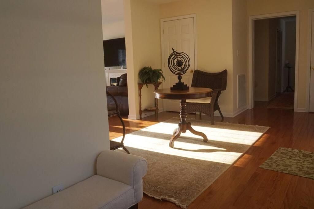 Three Springs - Housity