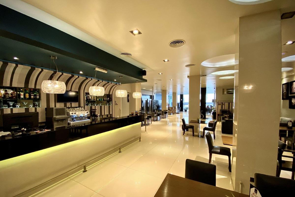 Hotel Bicentenario Suites & Spa - Housity