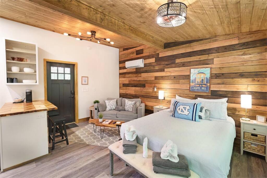 Tiny Tarheel Cozy Retreat Near UNC Tiny House - Housity