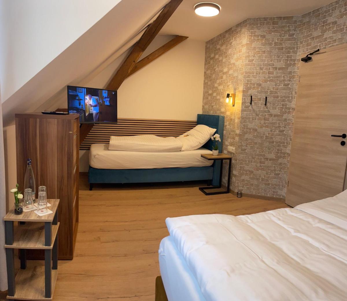 Hotel zum Rohrbach - Housity