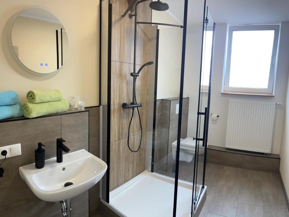 Hotel zum Rohrbach - Housity
