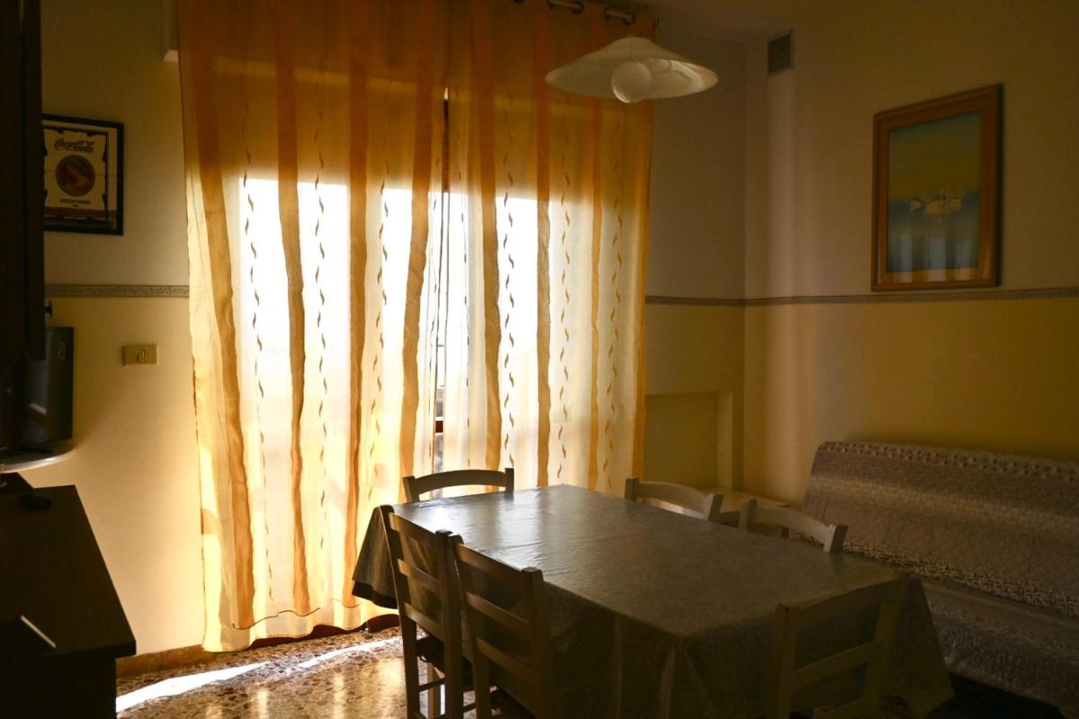 RM03 - Senigallia, trilocale fronte mare - Housity