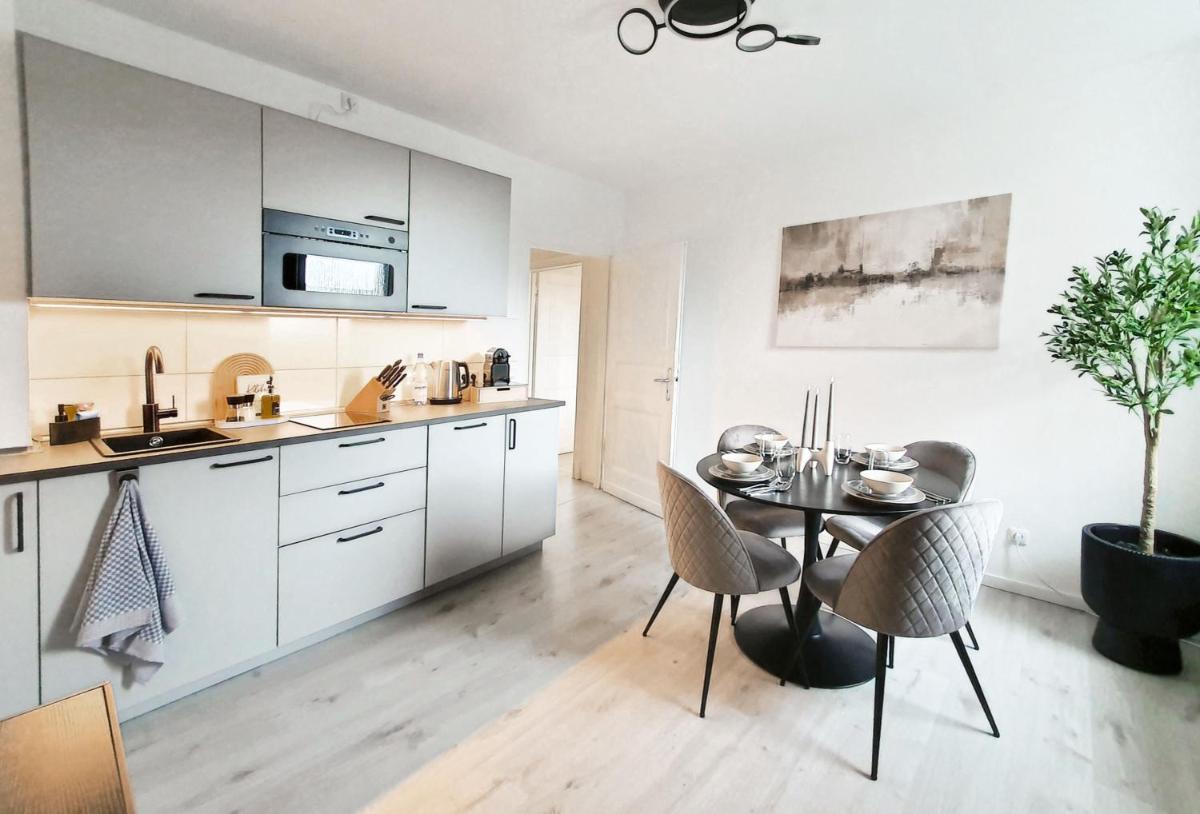 LIVATION - Apartments Hamm-Mitte - 2 Zi - Nespresso - SmartTV - freeWiFi - ausgestattete Küche - 24h Check-In - bis 4 Pers pro Apartment - Housity