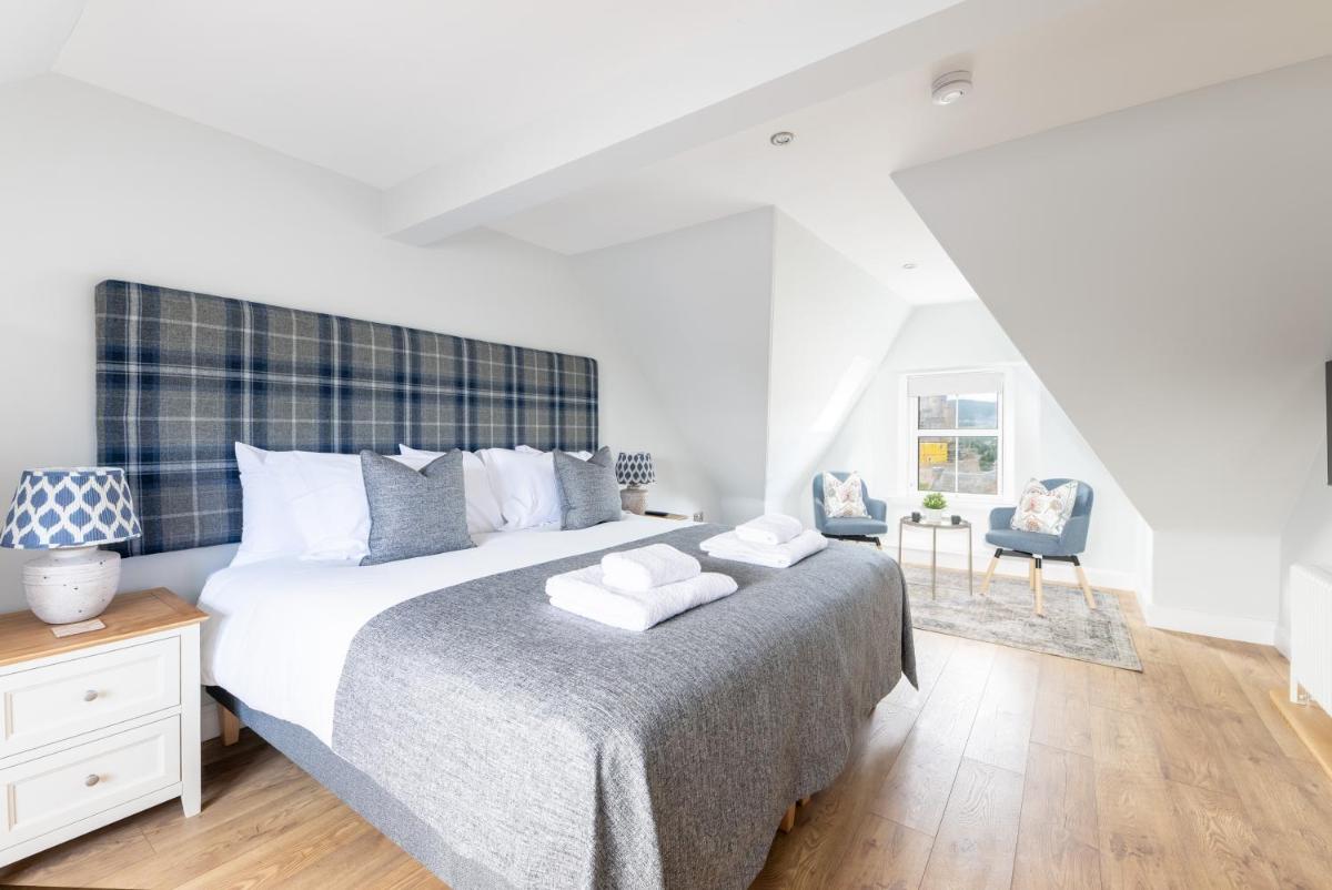 Hillside Luxury Apartments - Housity