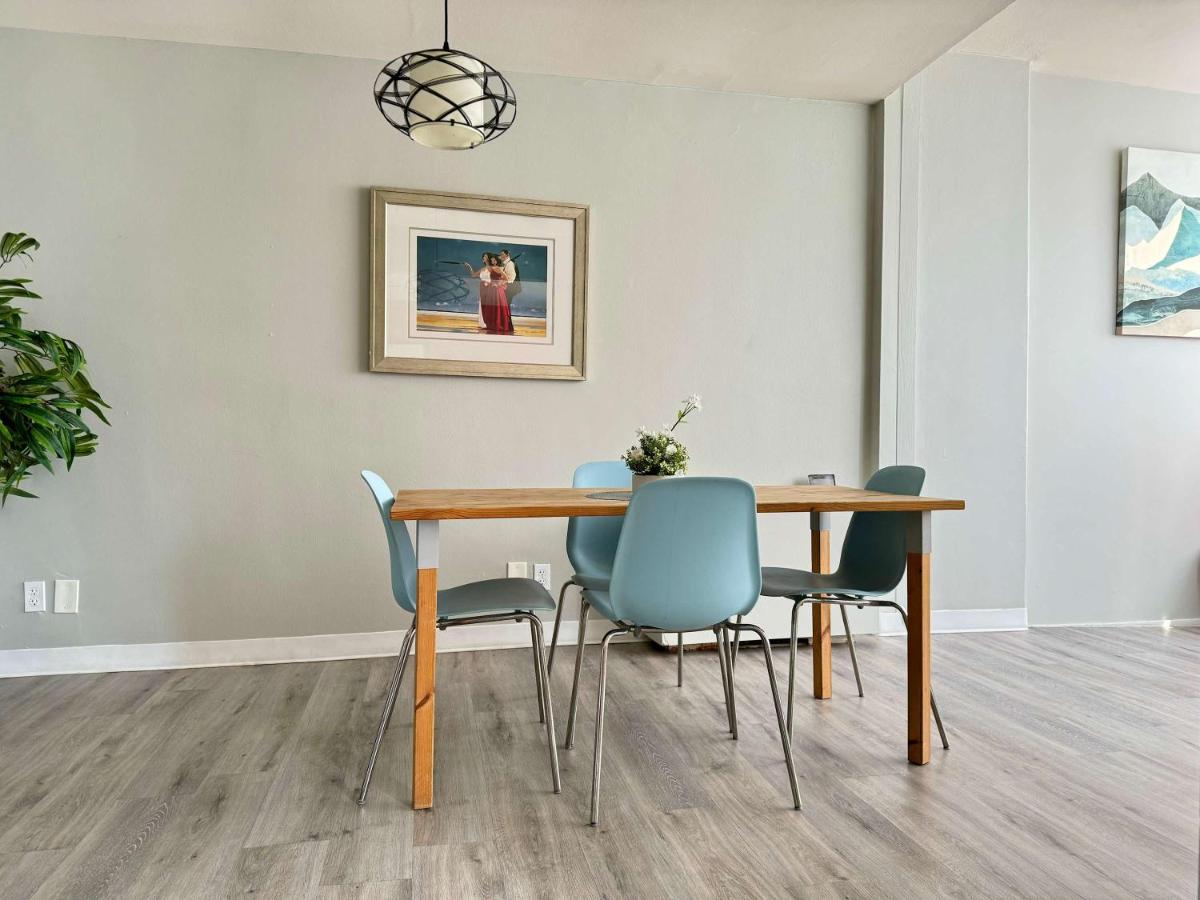 Heart Downtown! City View Onsite Parking! King Bed LM807 - Housity