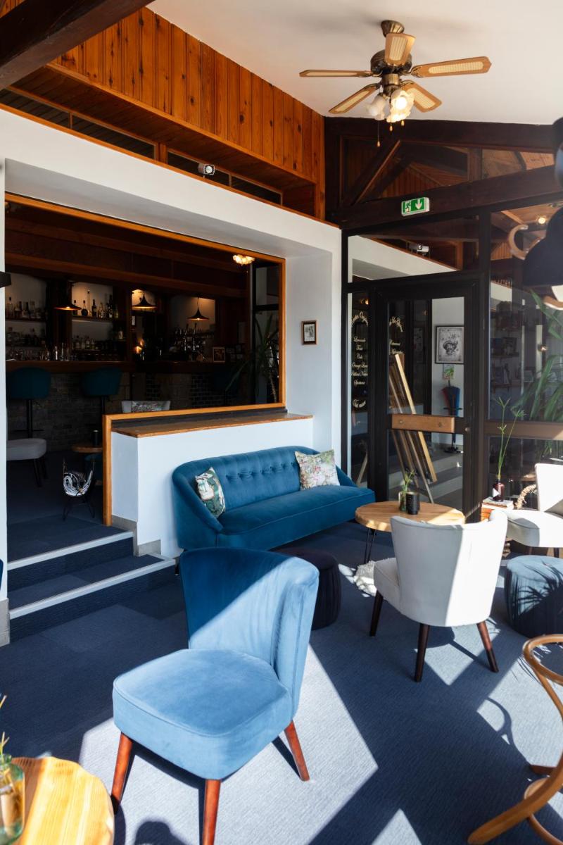 Hotel Restaurant Les Glycines - Housity