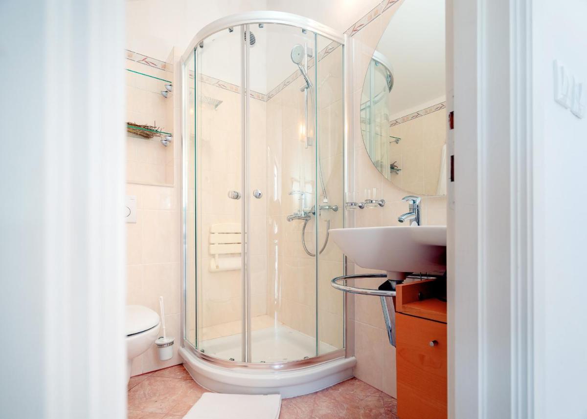Pharos Sunset - Stari Grad Center - Housity