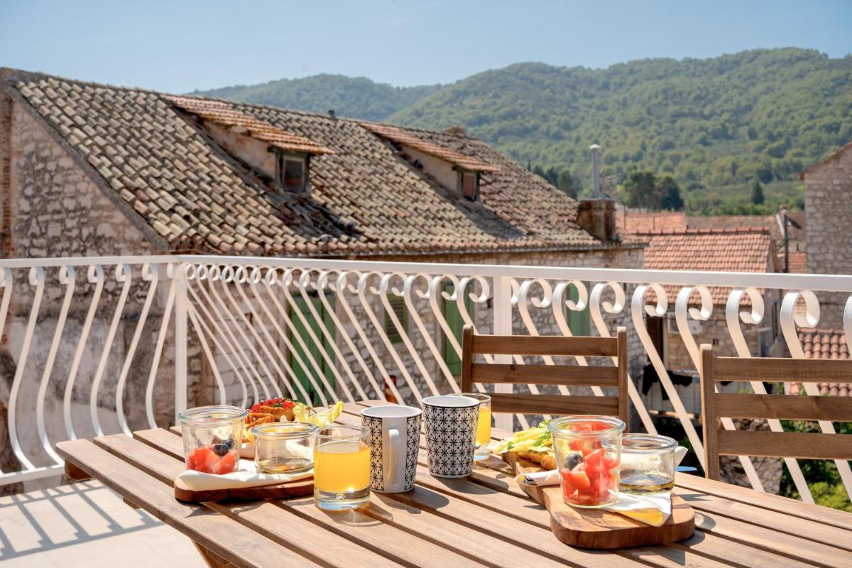 Pharos Sunset - Stari Grad Center - Housity
