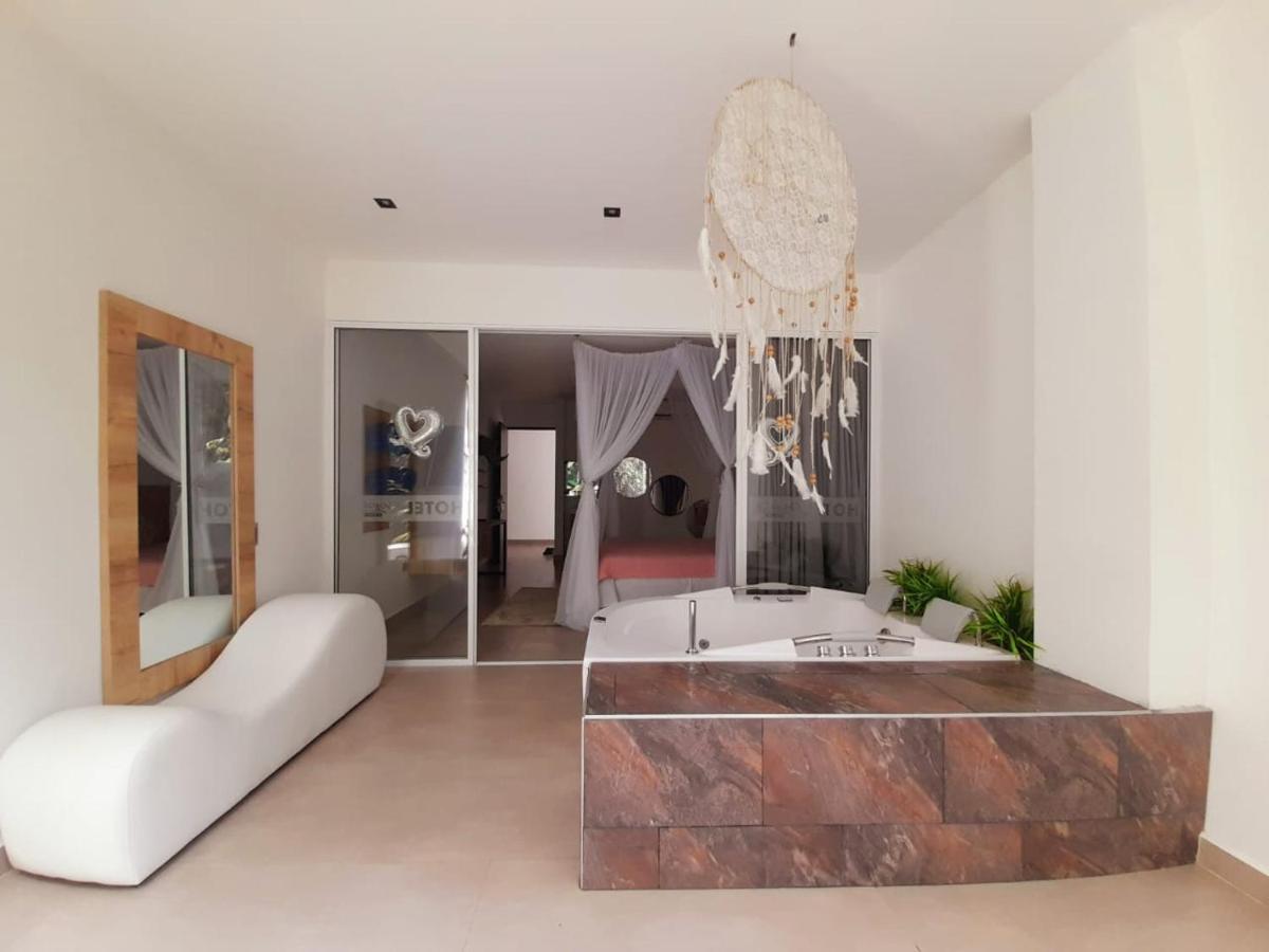 Hotel Monte Bello - Housity